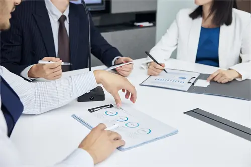 什么品牌的电脑桌